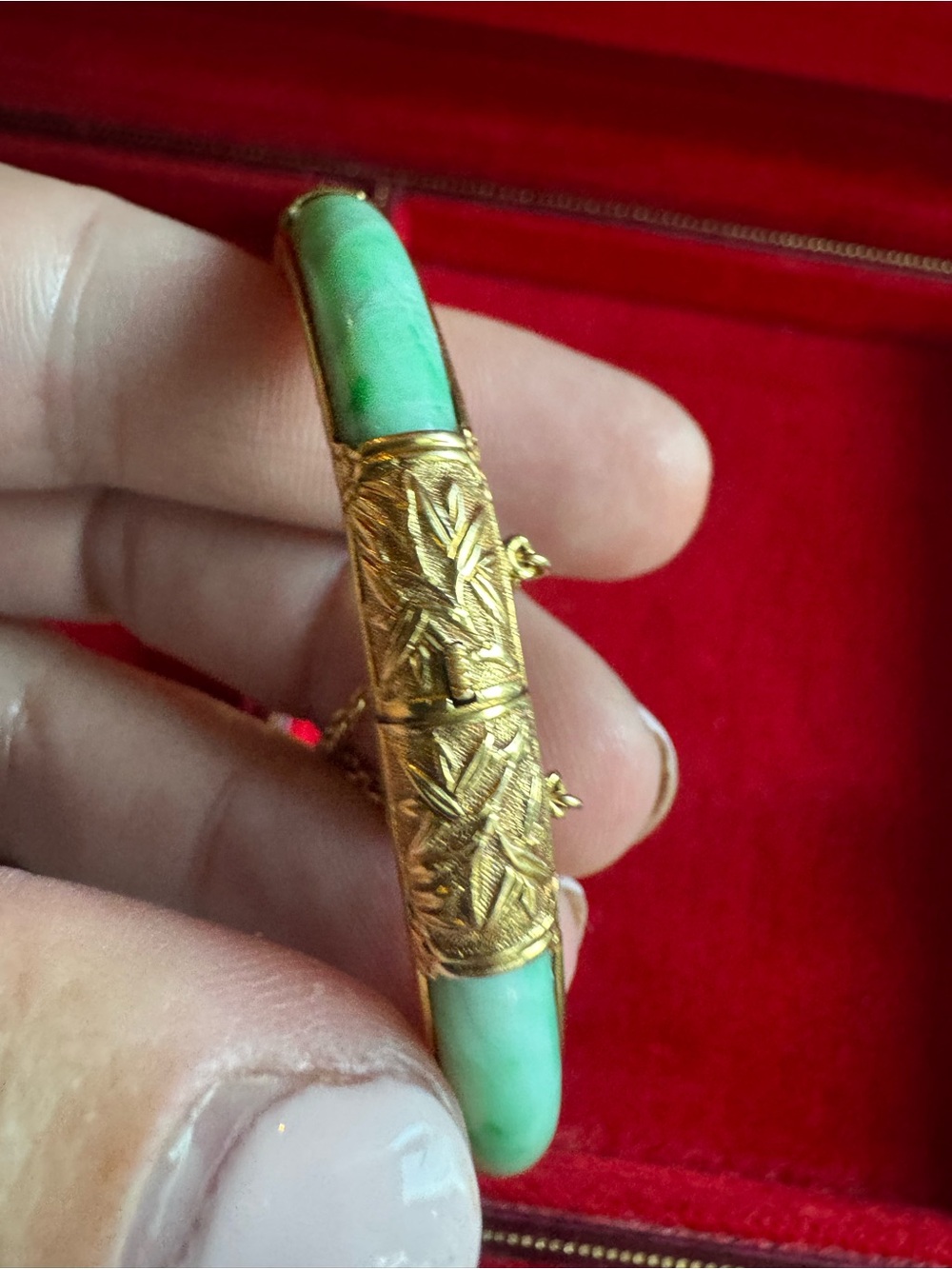 Stunning 18K solid yellow gold and jade bangle bracelet - Picture 2 of 15
